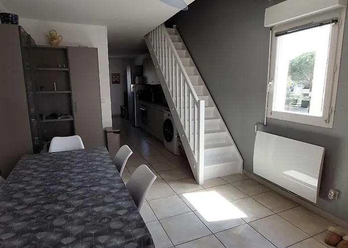 Lv195-e12 3 Pieces 6 Couchages Apartman