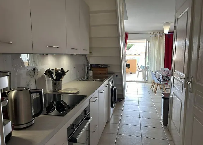 Lv195-e12 3 Pieces 6 Couchages * Le Lavandou